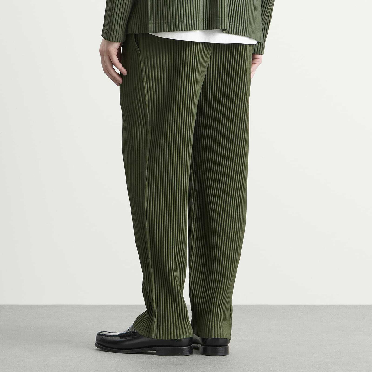 Homme Plissé Issey Miyake Men's Pleat Pant in Duomo Door Green