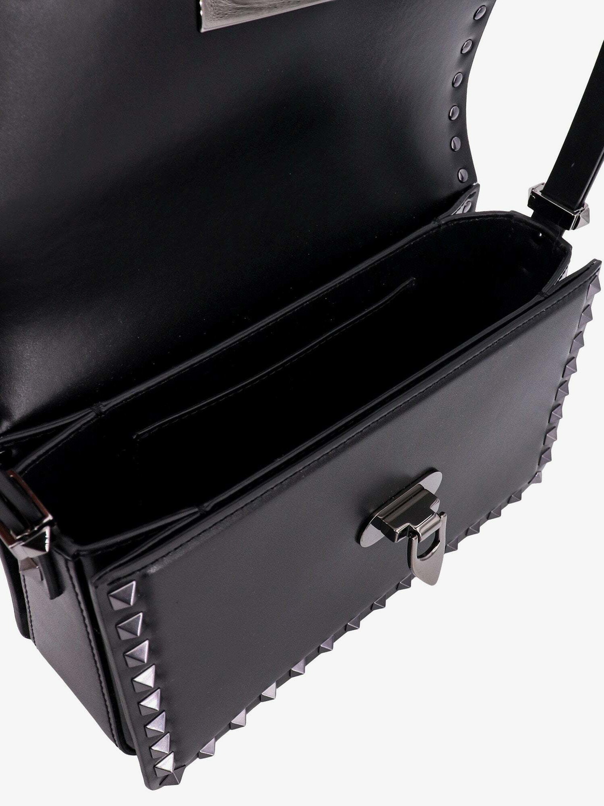 【関税&送料込】Valentino Garavani Black Leather Rockstud23 Valentino Garavani Rockstud23 E/W Leather Shoulder Bag