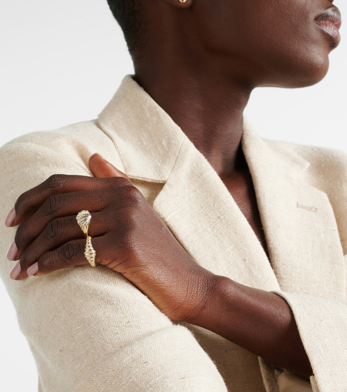 Yvonne Léon Chevalière Nano 9kt gold ring with diamonds