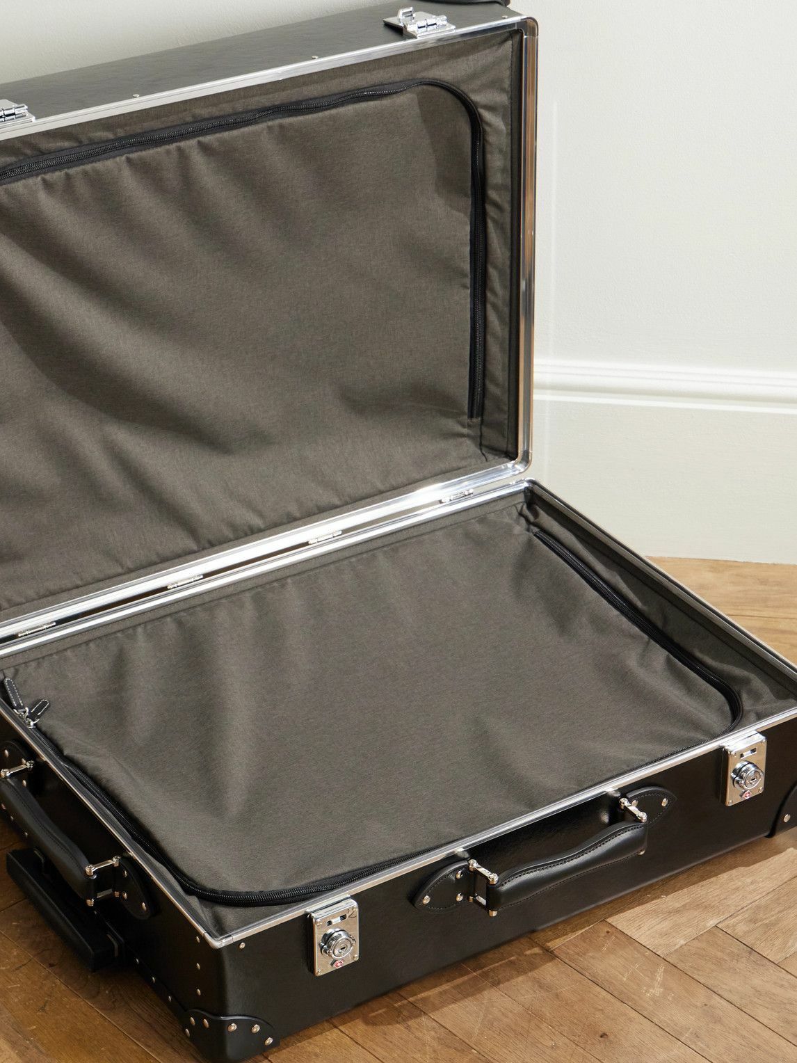 Globe-Trotter - Metropolis Leather-Trimmed Suitcase