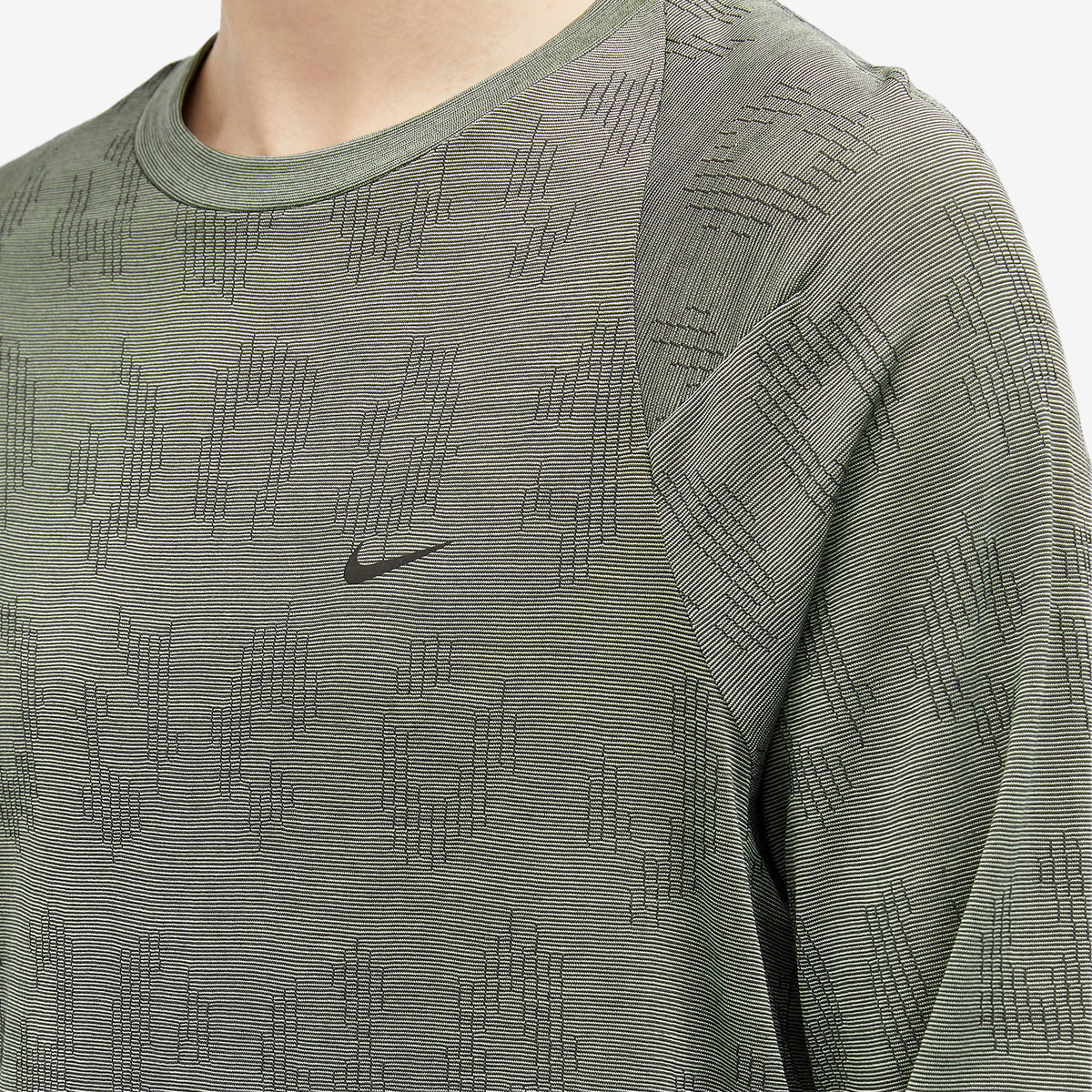 Nike Running Men's Nike Run Division Long Sleeved T-Shirt in Jade Horizon/Iron Grey