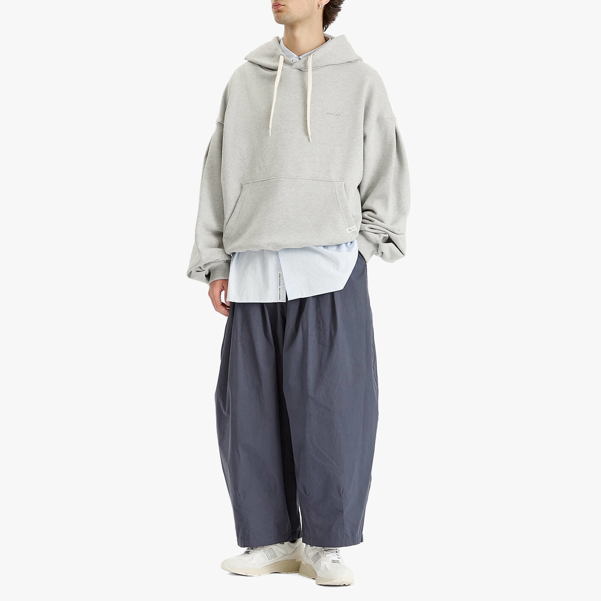 Anglan Men's Valley Tuck Sweat Balloon Hoodie in Melange Grey 