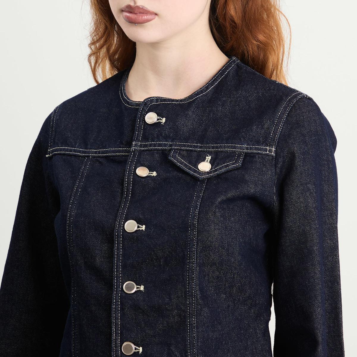 Peachy Den Women's Goldie Collarless Denim Jacket in Indigo Rinse