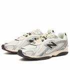 New Balance 204L Sneaker in Silver Metallic