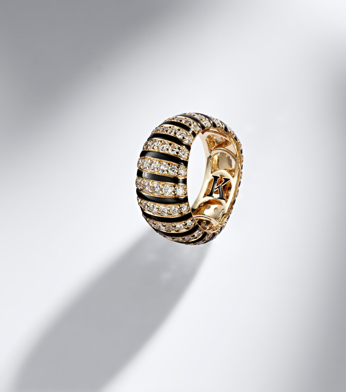 Kamyen Sandra 18kt gold and enamel ring with diamonds