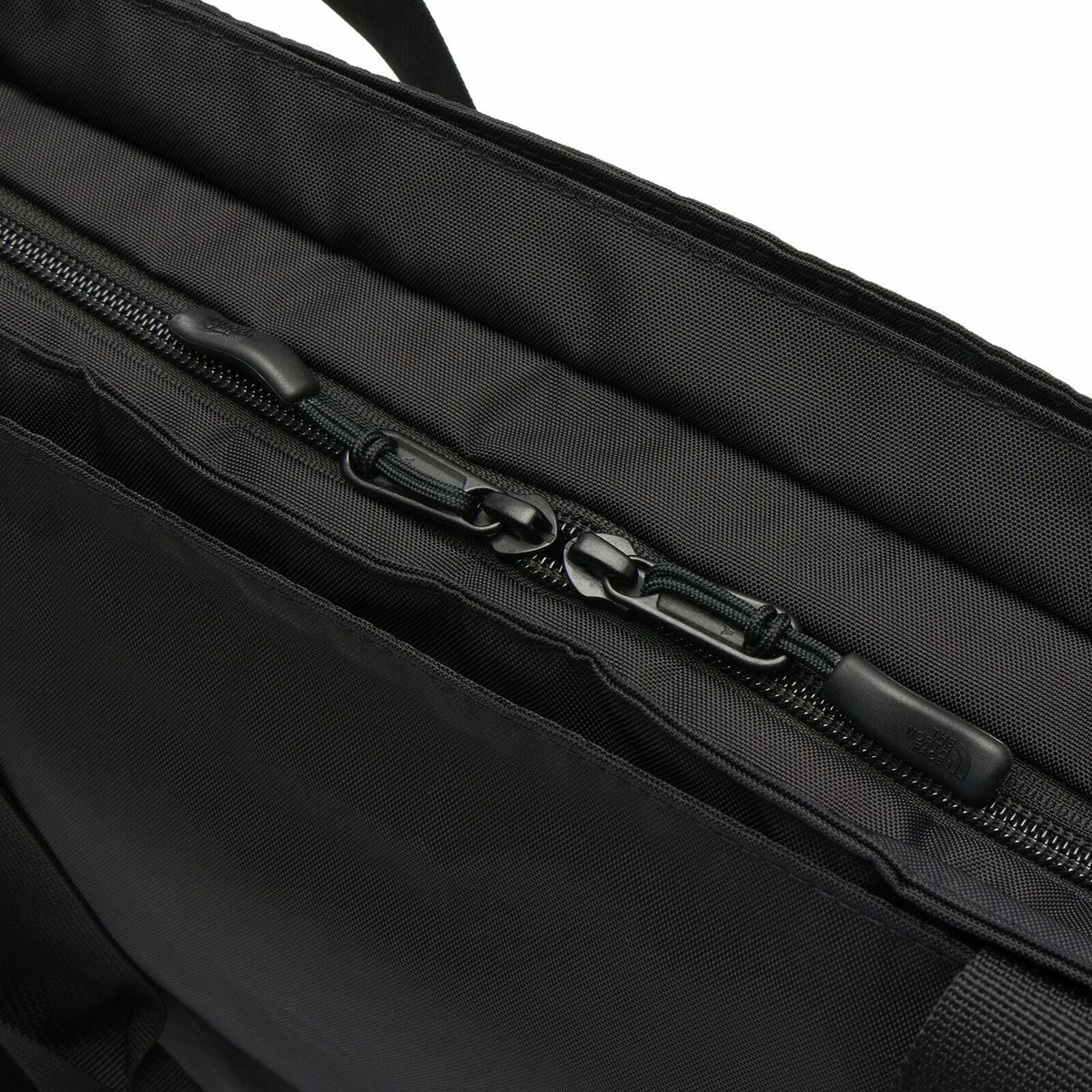 The North Face Men's Hot Shot Tote Bag in Tnf Black 