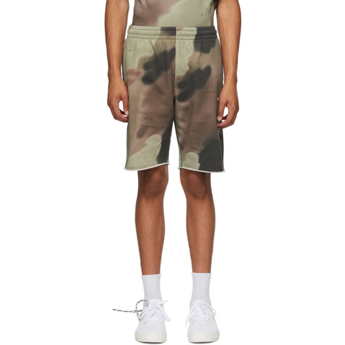 Gå tilbage Glow Orkan Off-White Green and Brown Camo Arrows Shorts Off-White
