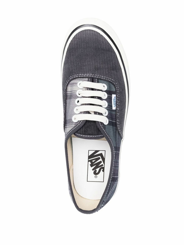 Photo: VANS - Authentic 44 Sneakers