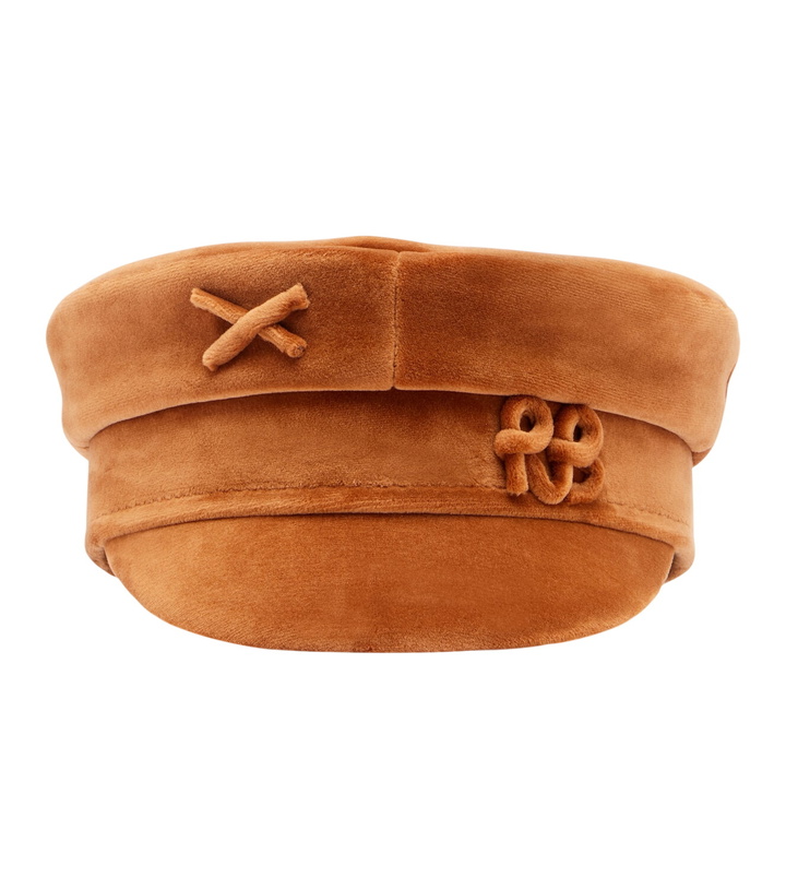 Photo: Ruslan Baginskiy Logo velvet newsboy cap