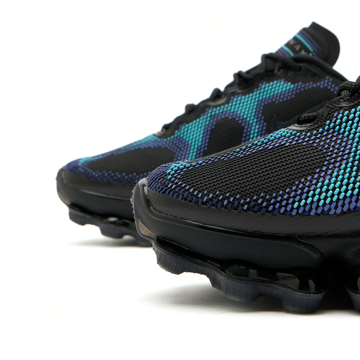 Nike Men's Air Liquid Max Sneaker in Black/Radiant Blue/Sapphire/Aurora Green