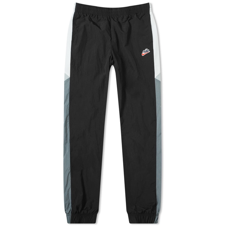 Photo: Nike Heritage Woven Pant