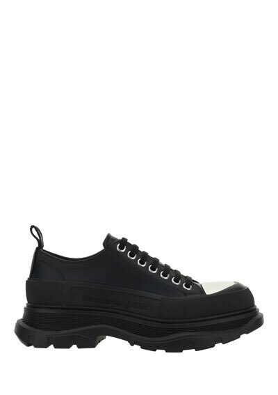Photo: Alexander McQueen Sneaker Boxer Dog