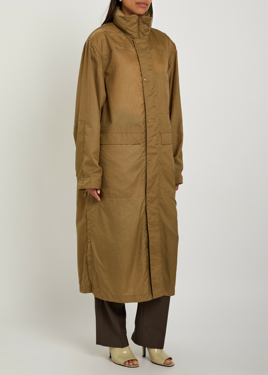 Lemaire Hooded Water-repellent Nylon Raincoat Camel