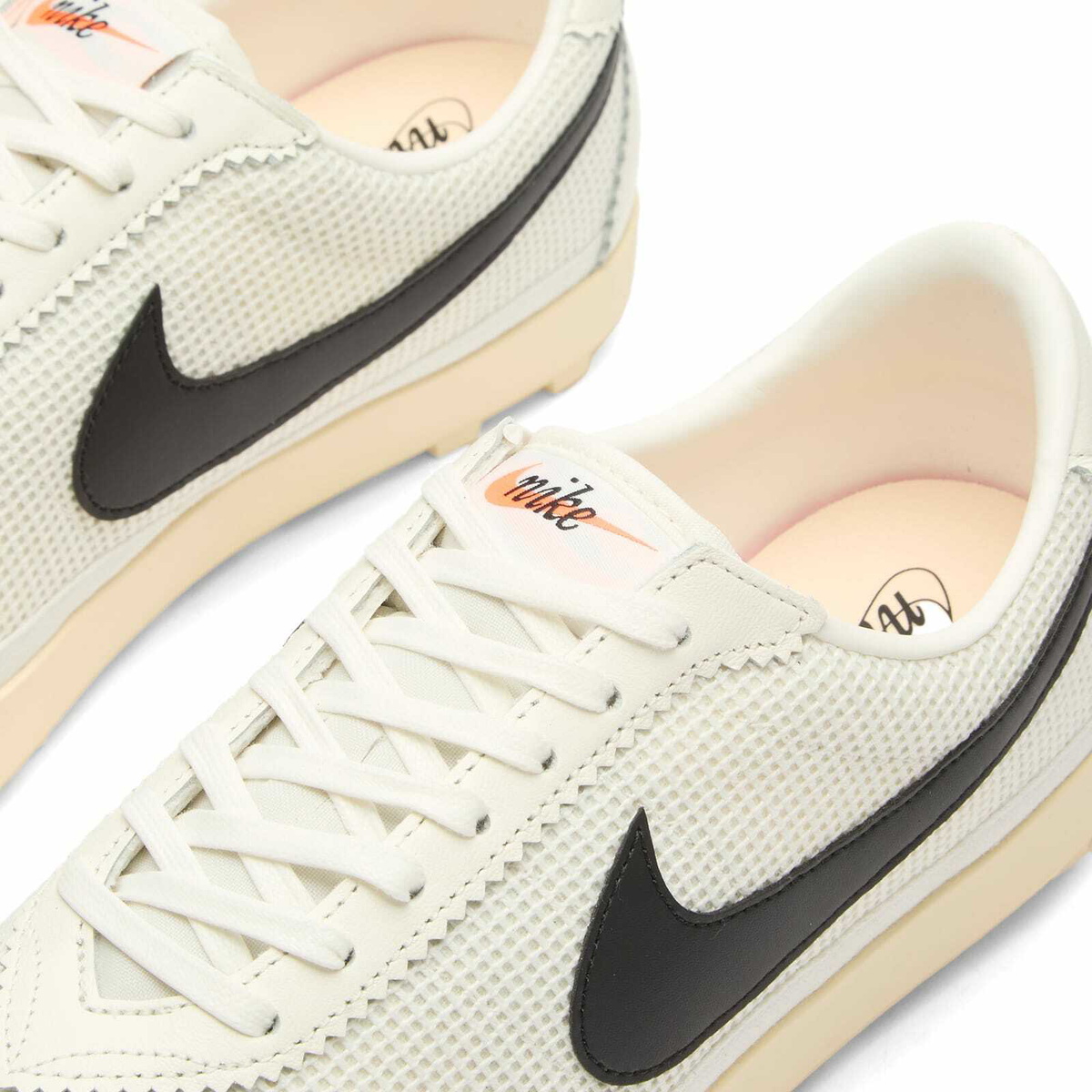Nike Astrograbber Txt Sneaker in Sail/Black