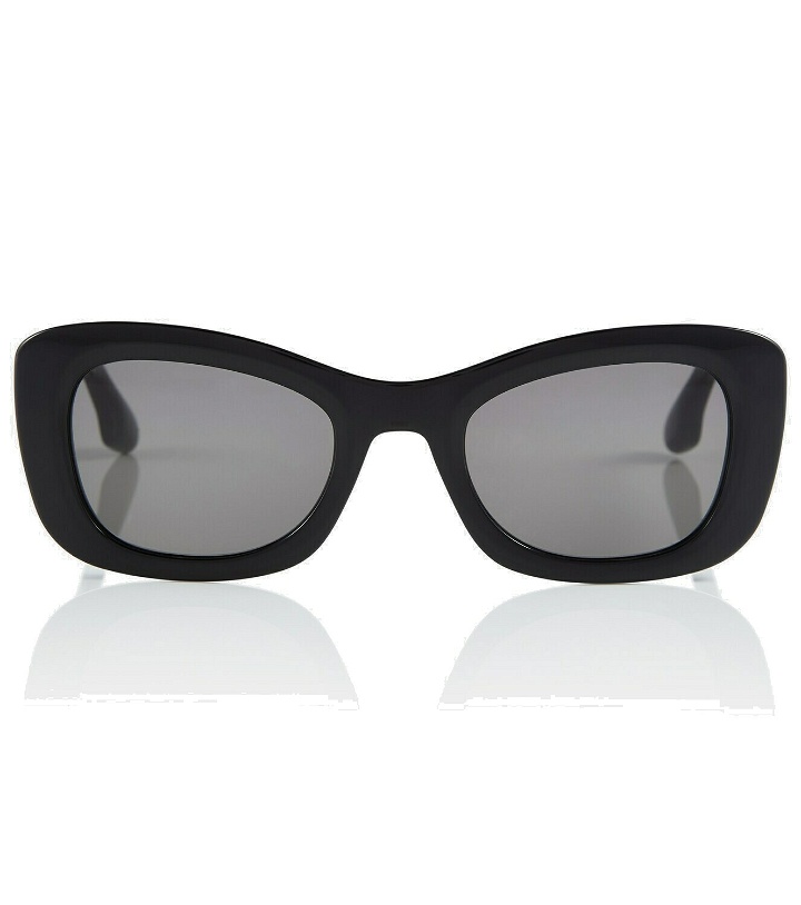 Photo: Victoria Beckham - Rectangular sunglasses