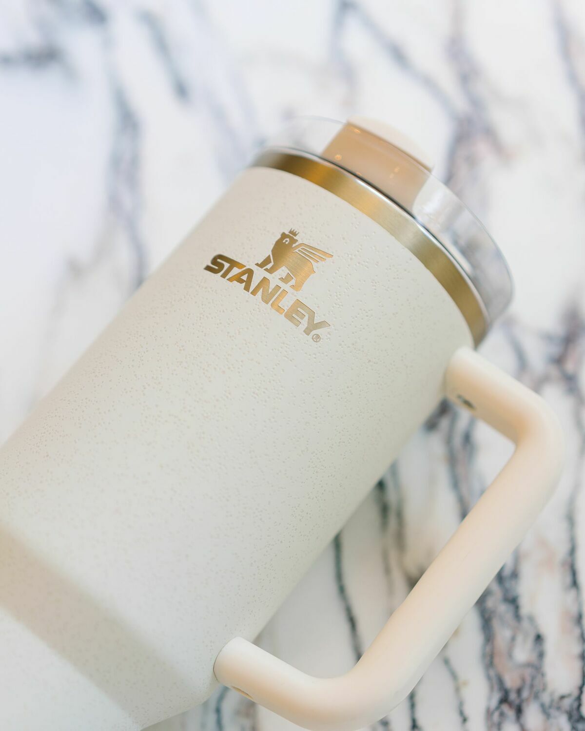 Stanley The Quencher H2.O FlowState™ Tumbler 40 oz Beige Mens Outdoor Equipment/Kitchen- & Tableware