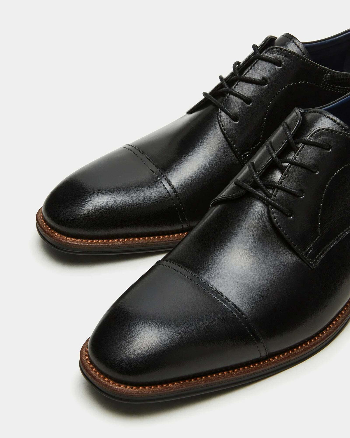 Steve Madden Hasen Dress Shoes in Black
