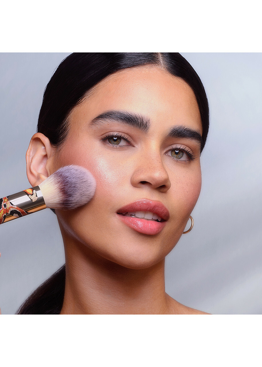 Hourglass Travel Powder Brush Snake