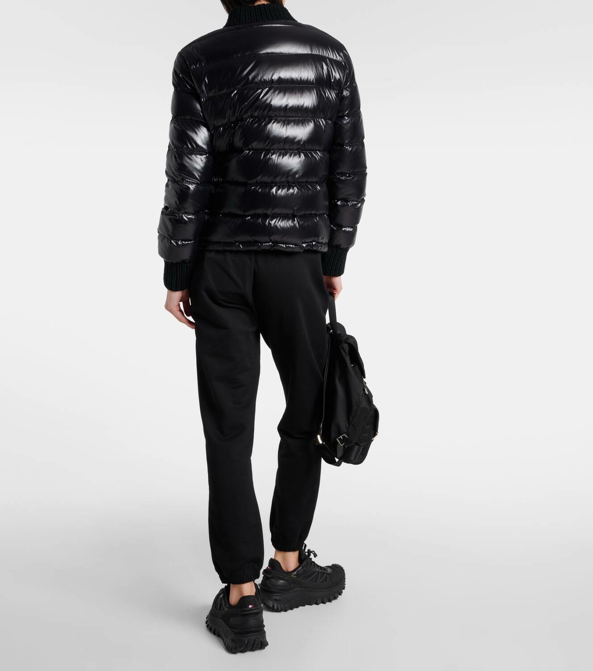 【MONCLER】ARCELOT DOWN JACKET Moncler: Black Arcelot Short Down Jacket | SSENSE
