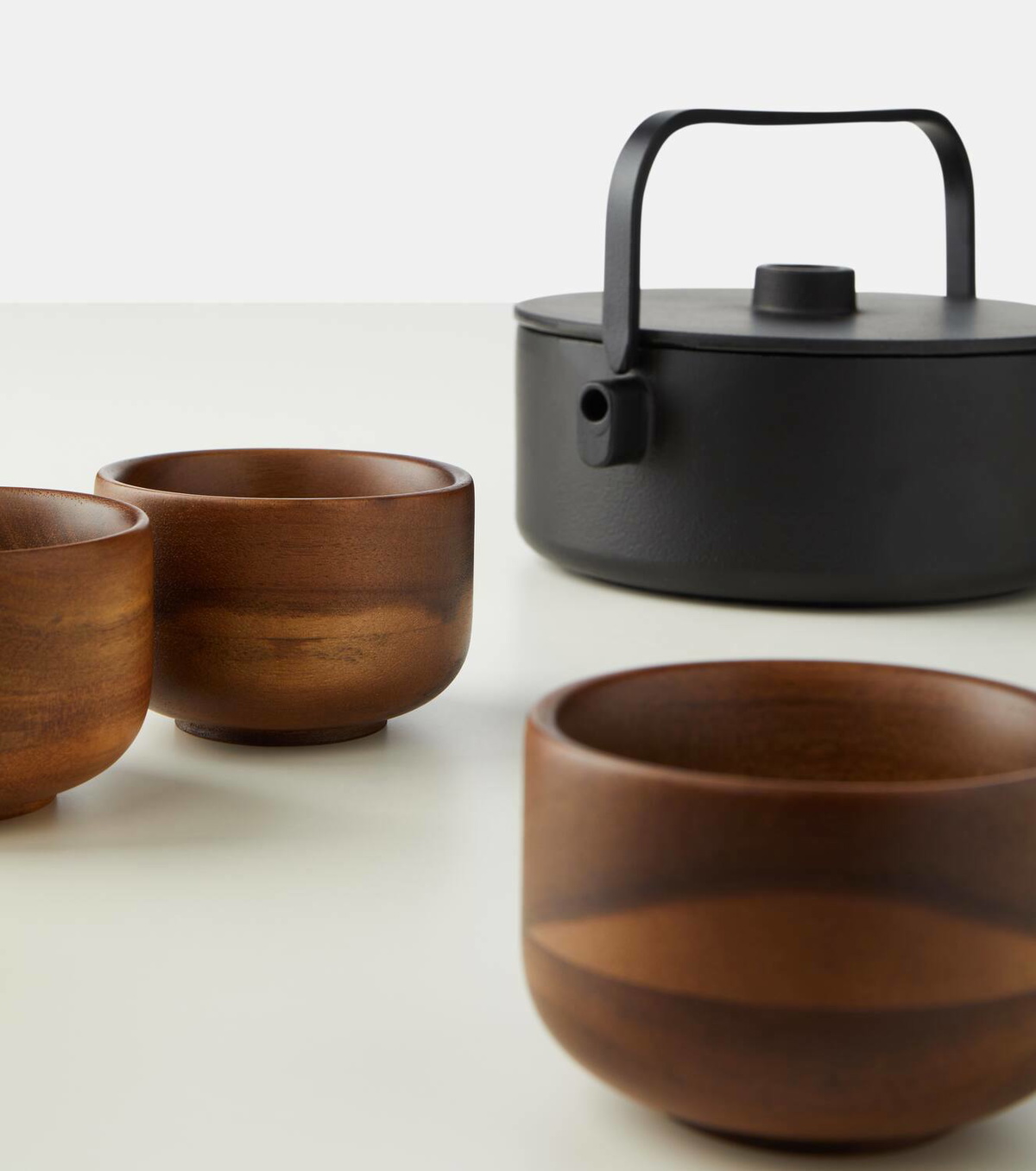 Serax Cast iron and wood tea set