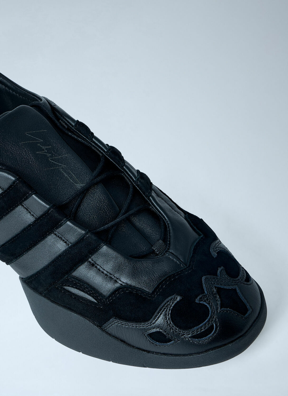 Y-3 Regu 2002 Sneakers Y-3