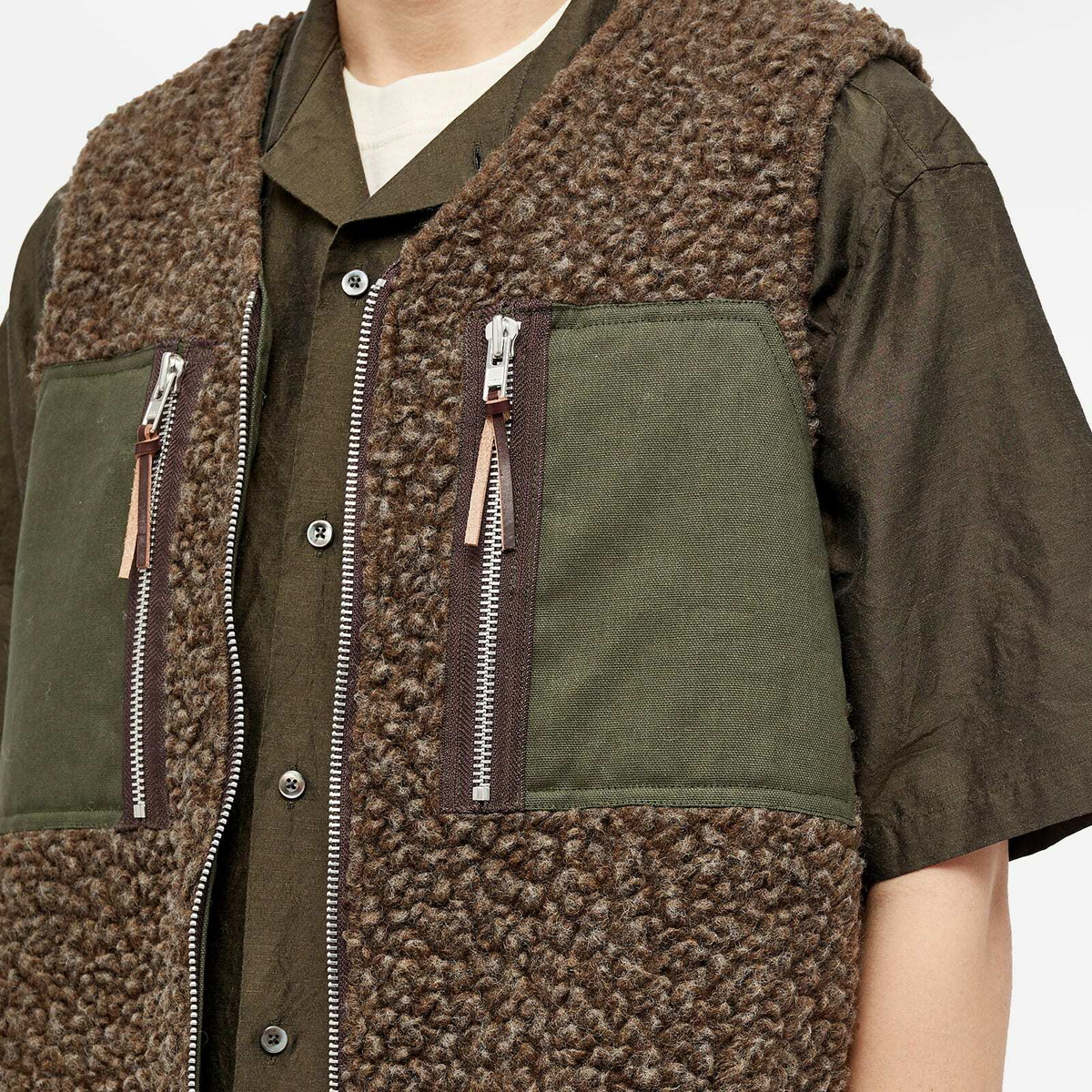 Café Mountain Men's Reversible Mountain Fleece Vest in Earth/Moss
