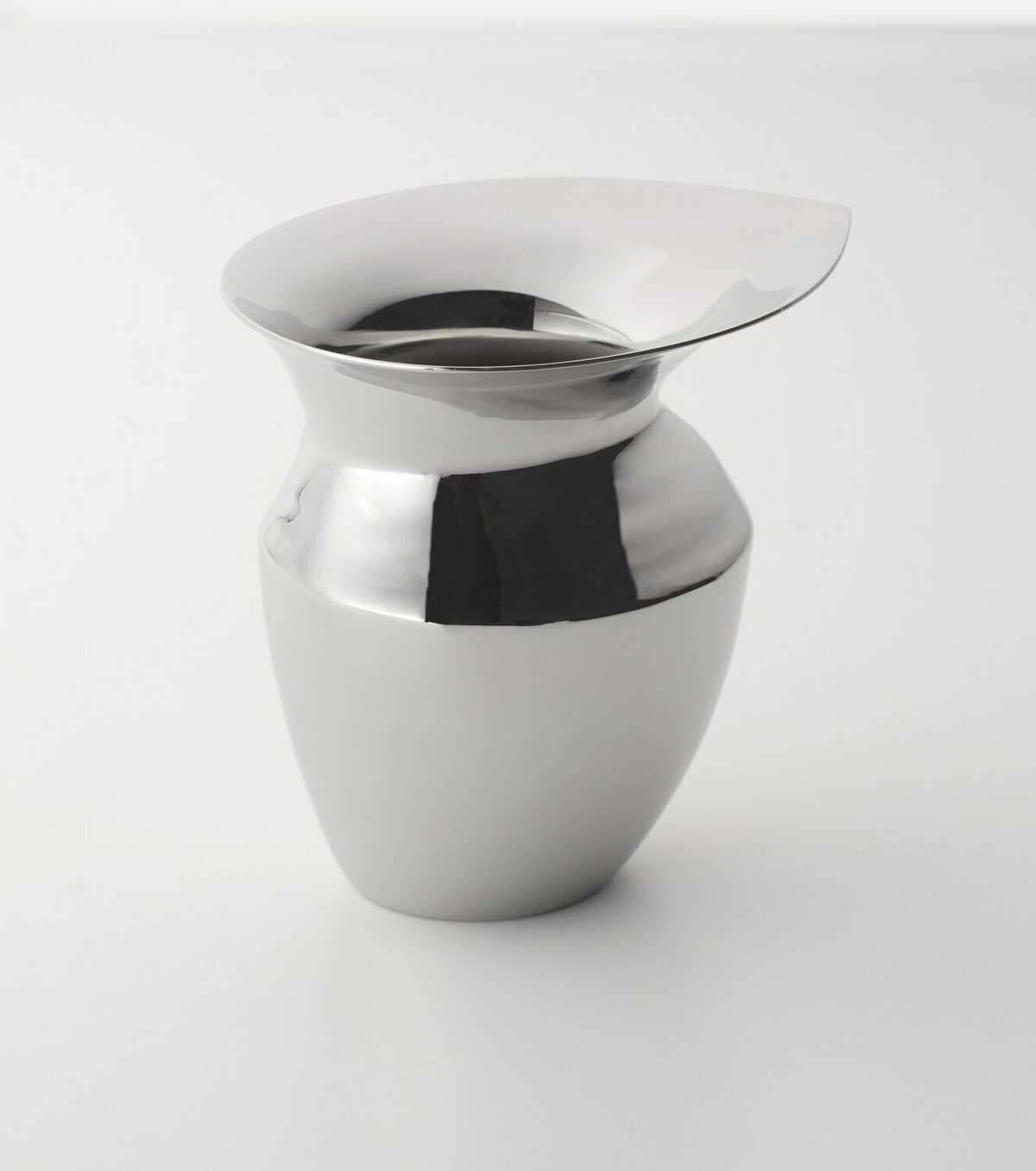 Menu - Etruscan carafe