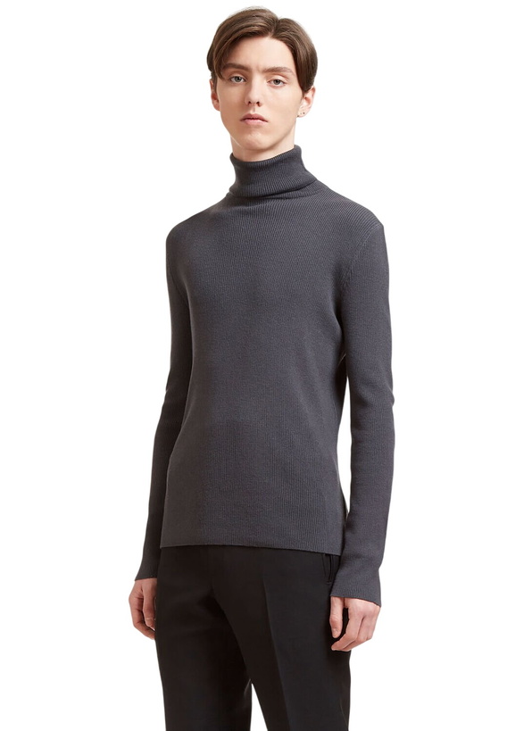 Photo: Aiezen Wool-Blend Turtleneck Sweater