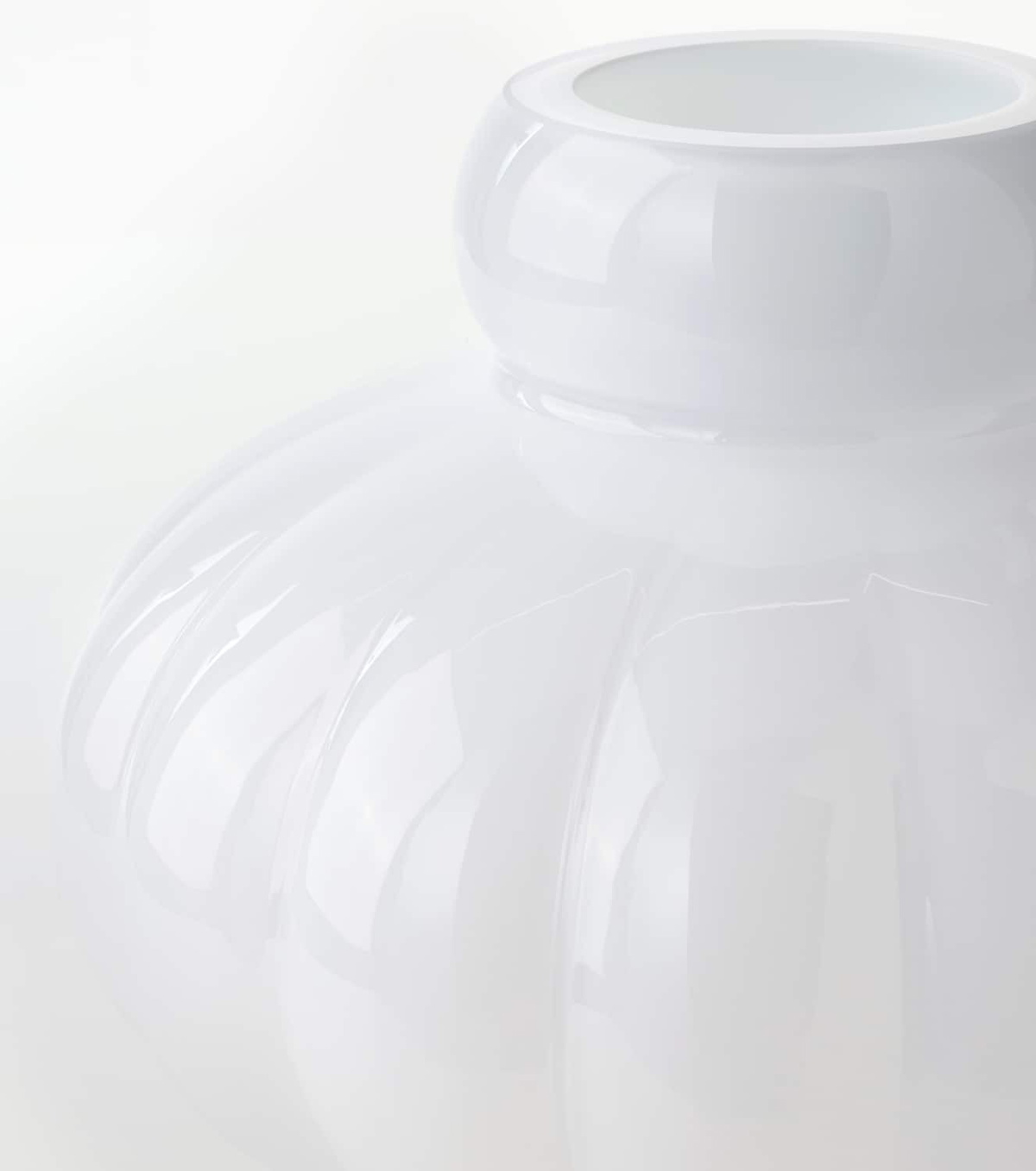 Louise Roe Balloon 08 glass vase