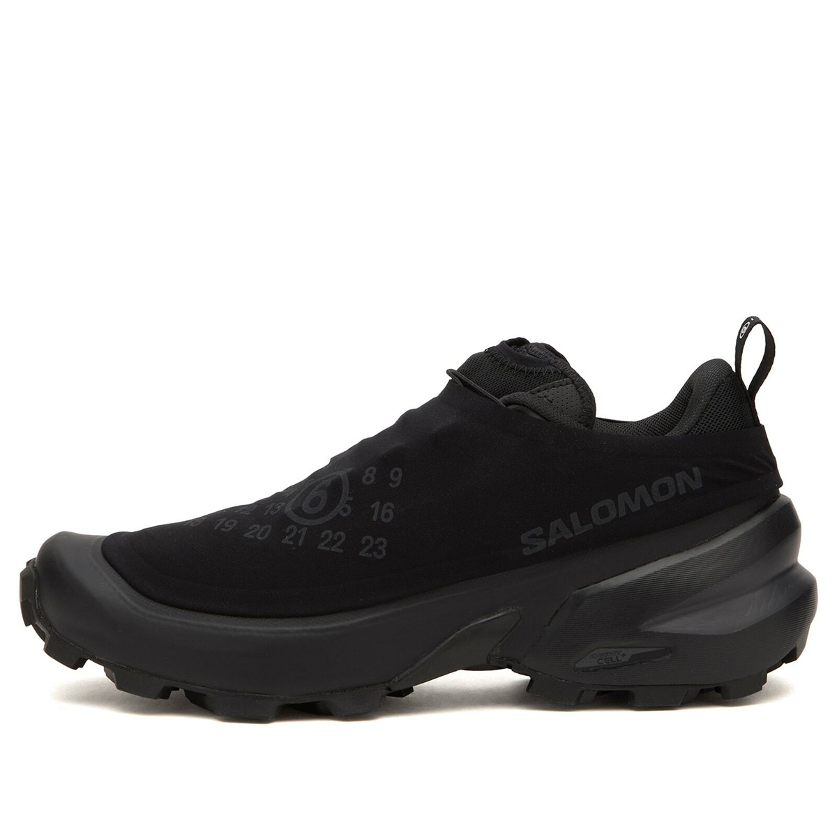 MM6 Maison Margiela Women's x Salomon Sneaker in Black/Asphalt