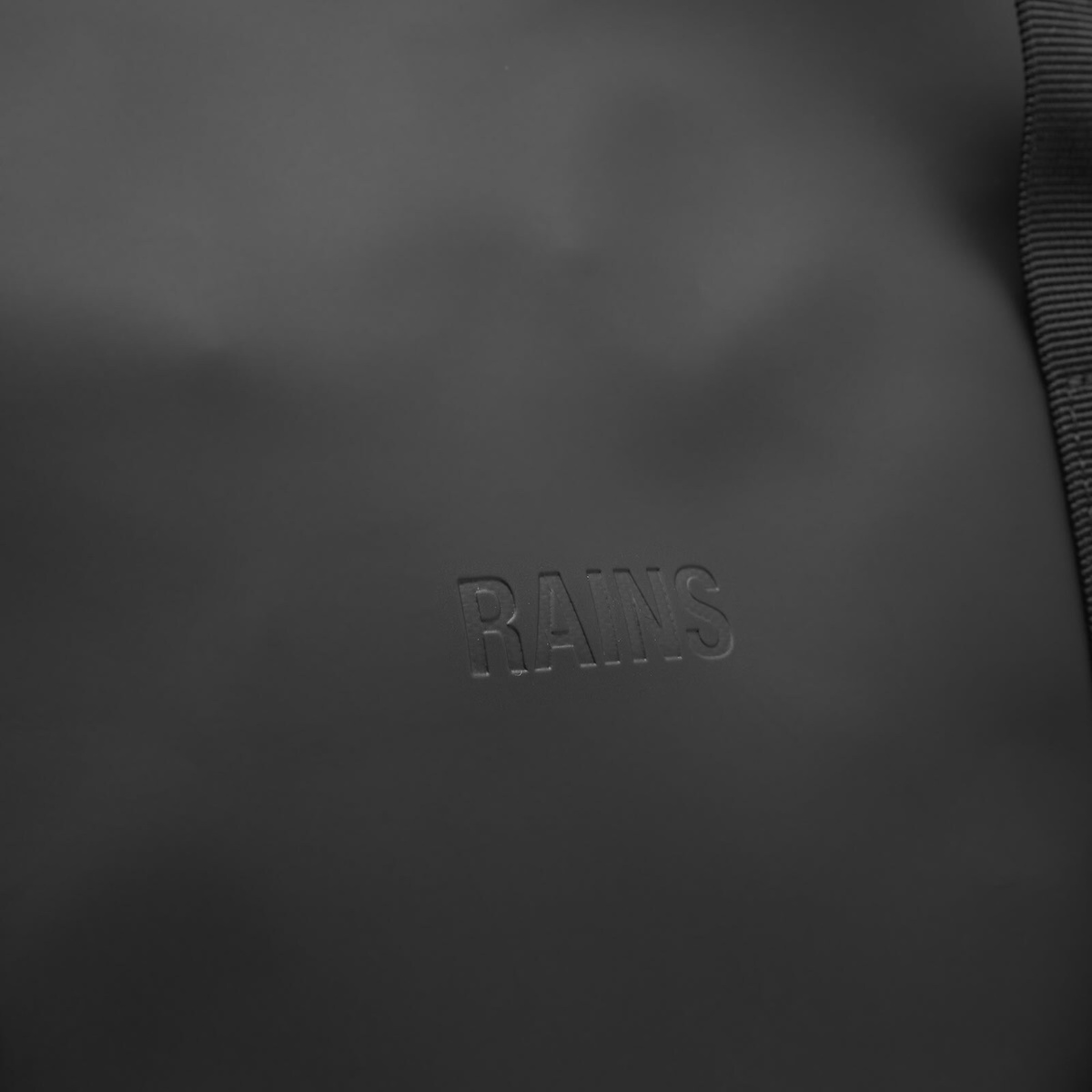 Rains Women's Hilo Weekend Bag Small in Black