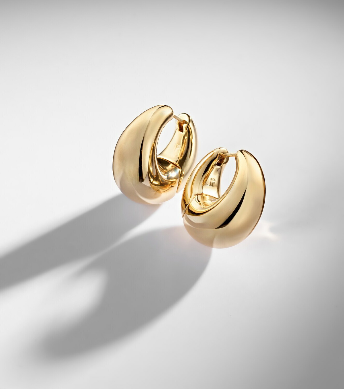 Jennifer Fisher Dylan gold-plated huggie earrings