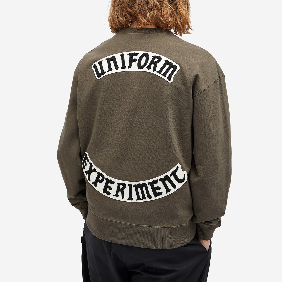 【すぐ届く・国内発】uniform experiment / CHENILLE SWEATSHIRT Uniform Experiment Men's Chenille Back Logo Sweatshirt in