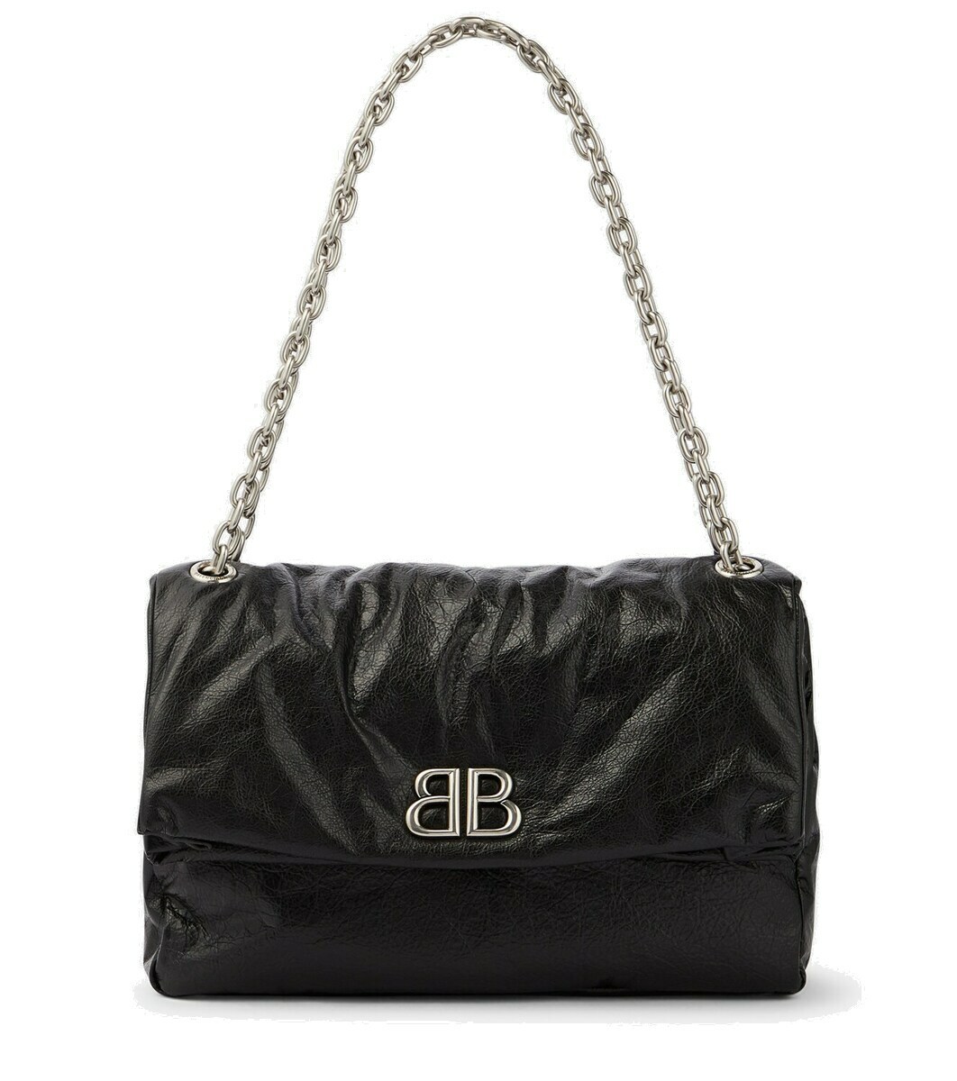 BALENCIAGA Men's Monaco Leather Messenger Bag バッグ ロゴ Balenciaga Monaco Messenger Bag | Black | FARFETCH