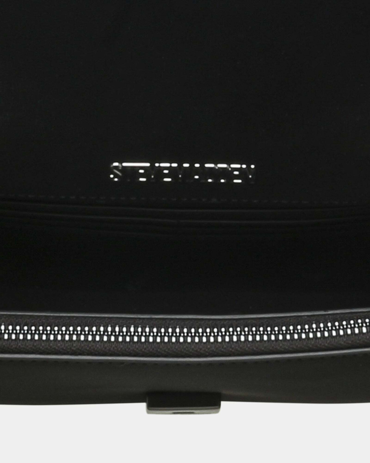 Steve Madden Bramon-V Bag in Black