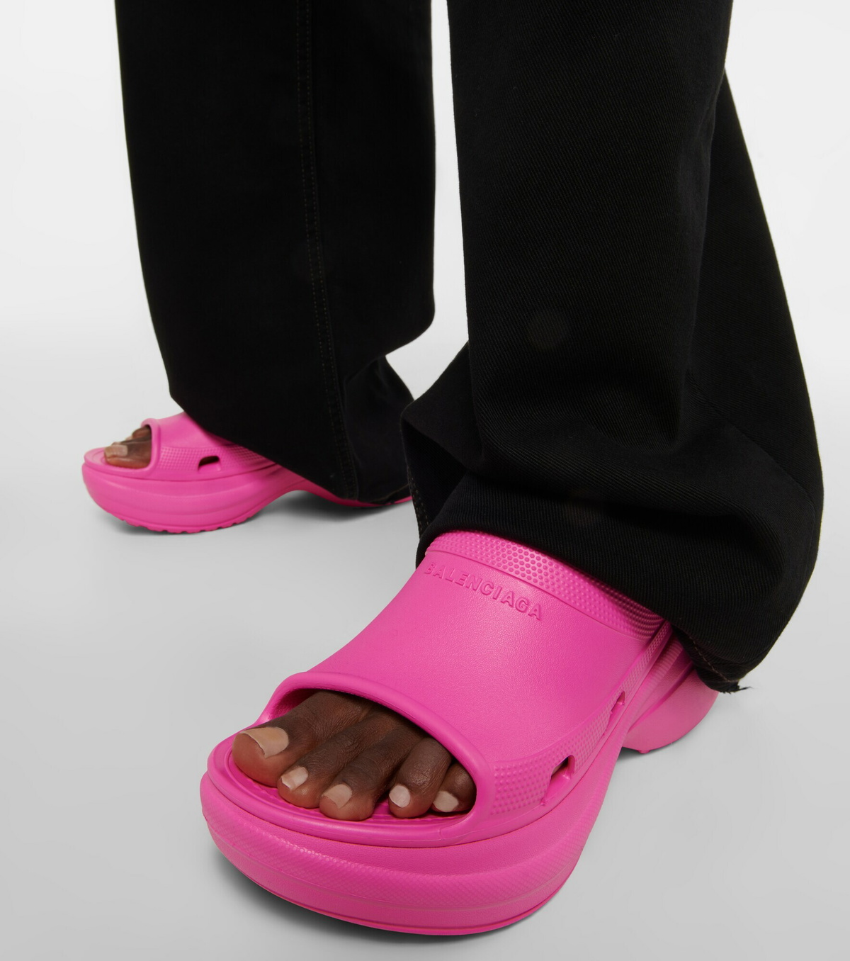 BALENCIAGA - ほぼ新品【BALENCIAGA/バレンシアガ】POOL CROCS