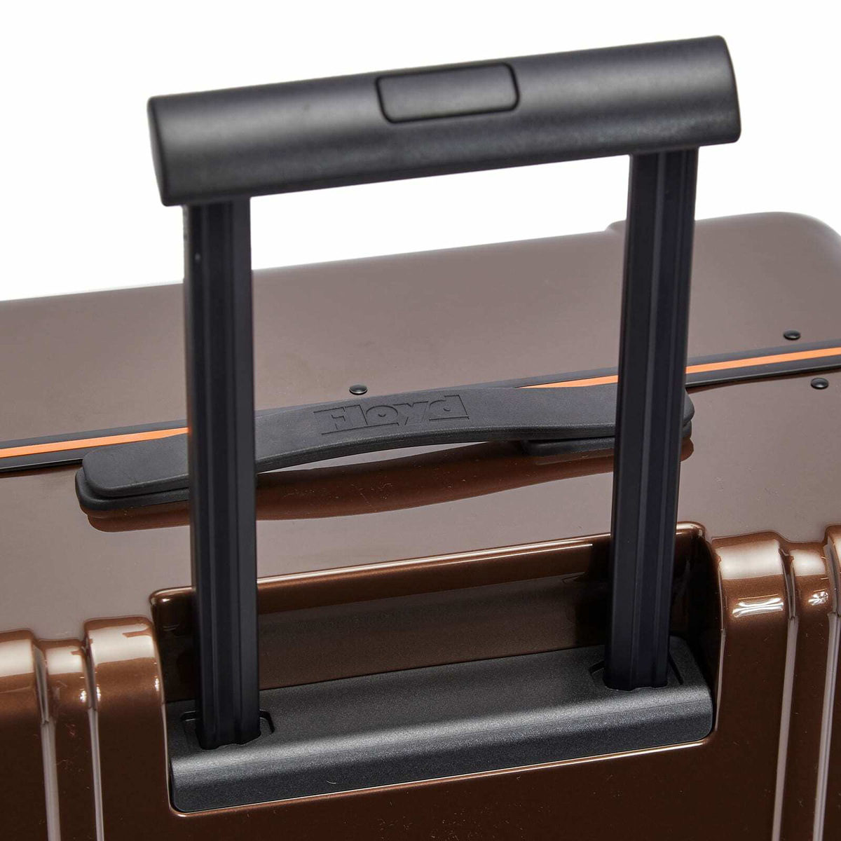 Floyd Check-In Luggage - 61L in Bronco Brown 