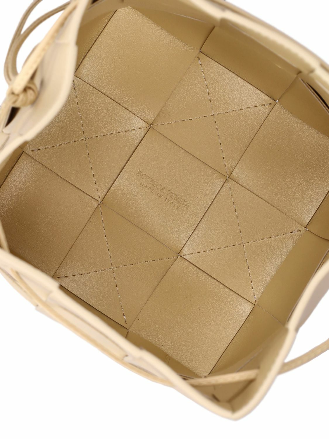BOTTEGA VENETA - Small Cassette Leather Cross-body Bucket