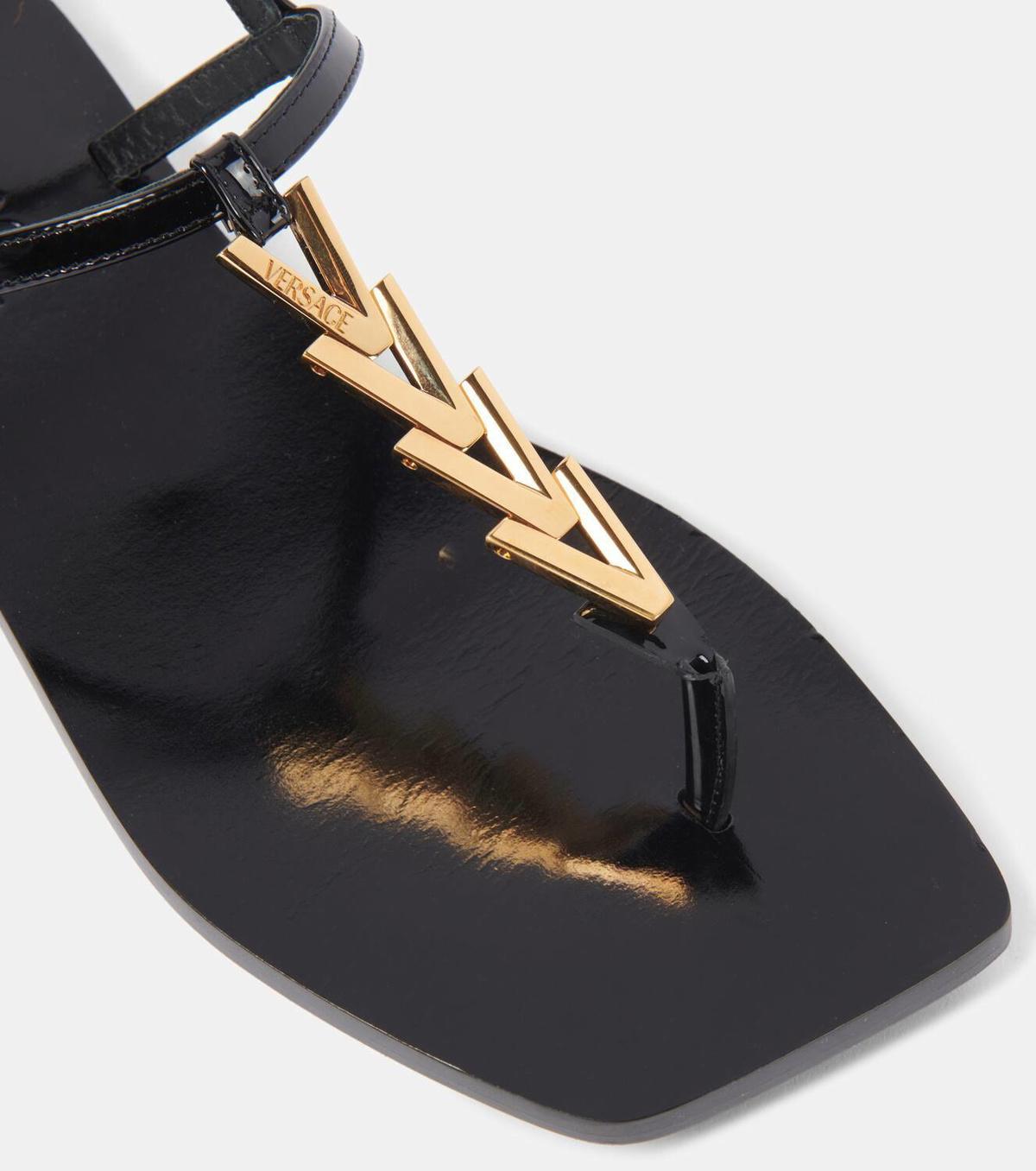 Versace V2025 Chain leather thong sandals