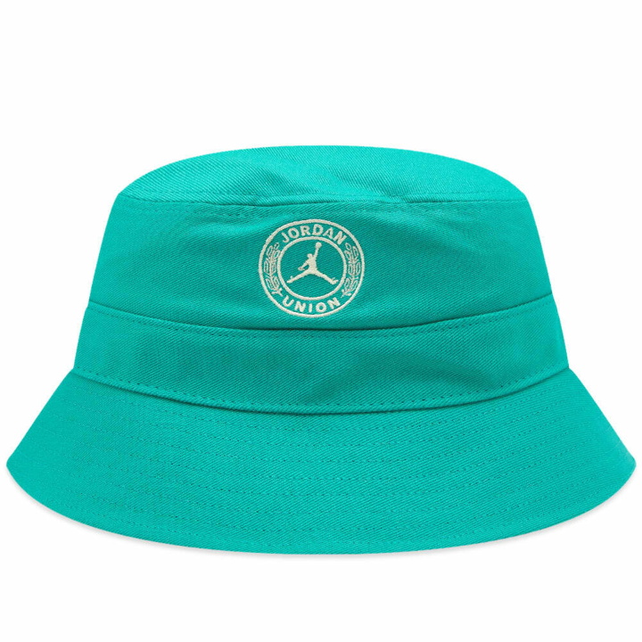 Photo: Air Jordan x Union Bucket Hat in Kinetic Green/Coconut Milk
