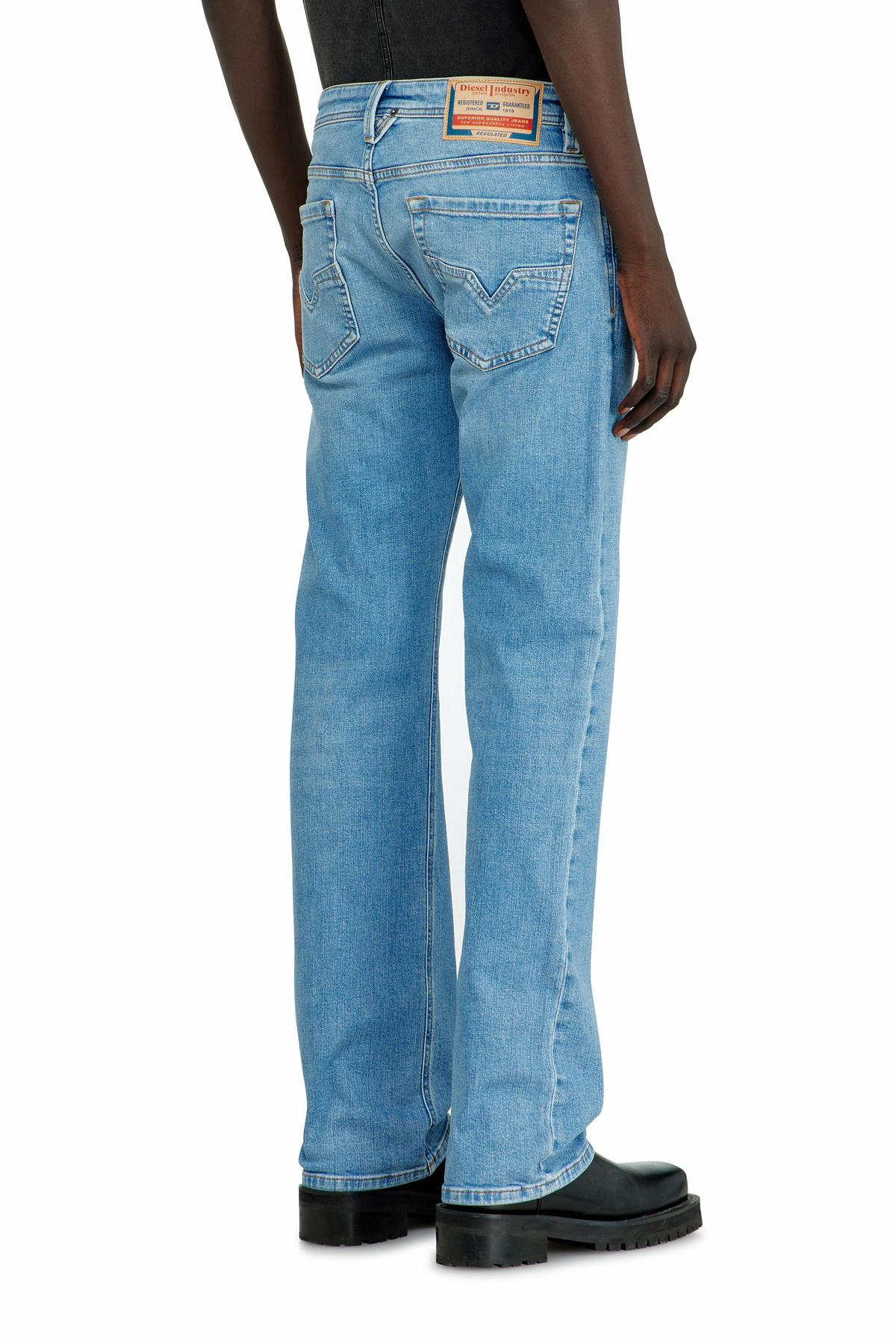 Diesel Regular Jeans Low Waist 1985 Larkee - Jeans Mens in Blue