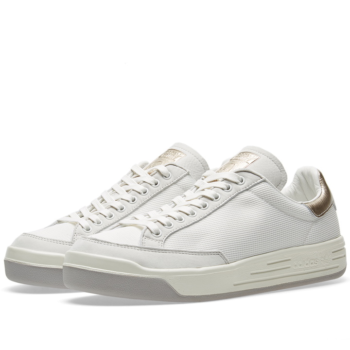 Photo: Adidas Rod Laver Super Platinum