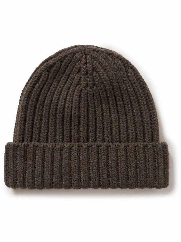 Photo: The Row - Dibbo Ribbed Cashmere Beanie - Brown