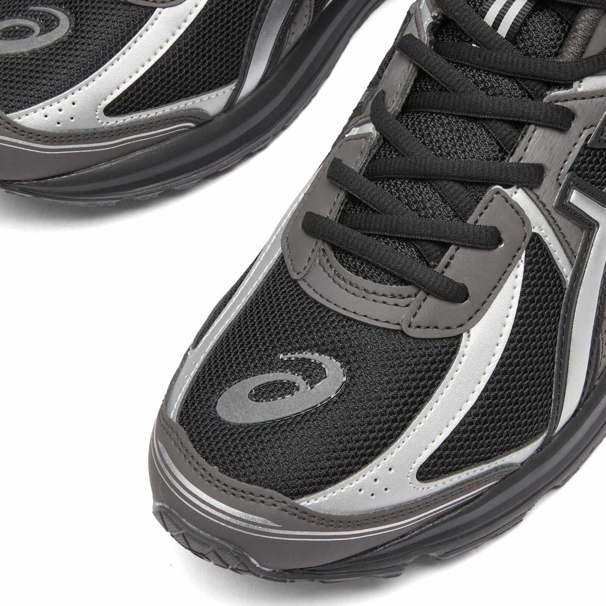 Asics Jog 100 S in Black/Pure Silver