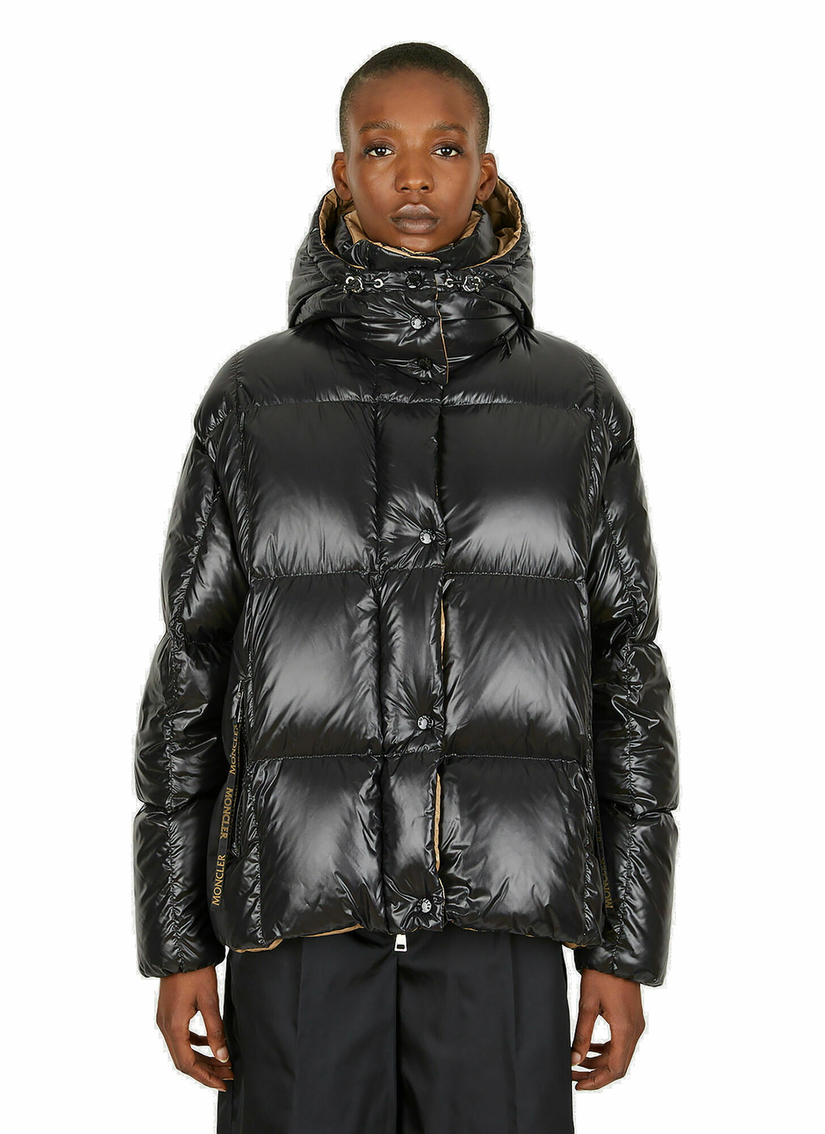 Parana Hooded Puffer Jacket in Black Moncler