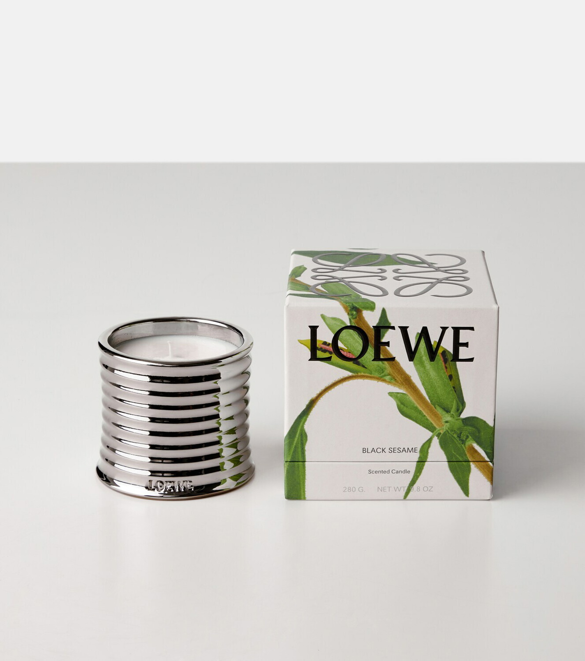 Loewe Home Scents Black Sesame Medium scented candle