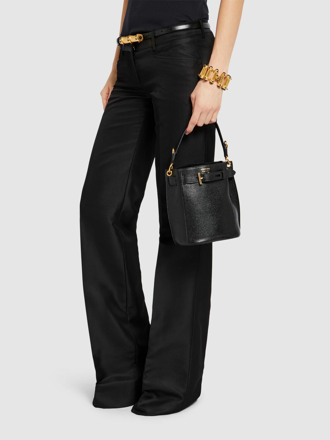 【TOM FORD】グレインレザー AUDREY ミニ バケットバッグ 25SS GRAIN LEATHER AUDREY MINI BUCKET BAG | Tom Ford Fashion