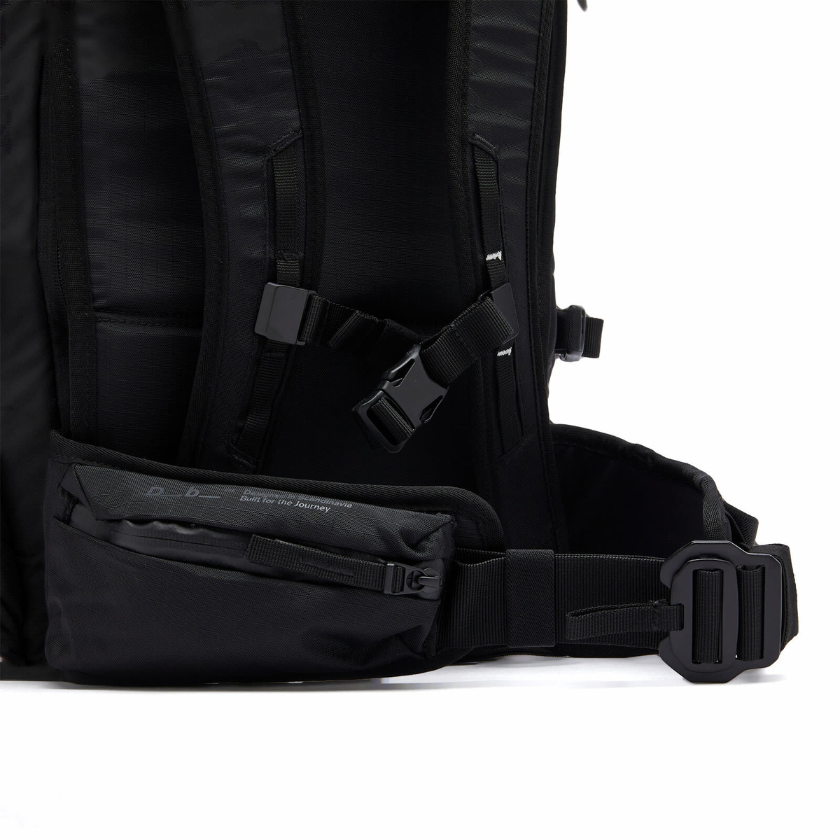 Db Journey Snow Pro Backpack - 25L in Black Out 
