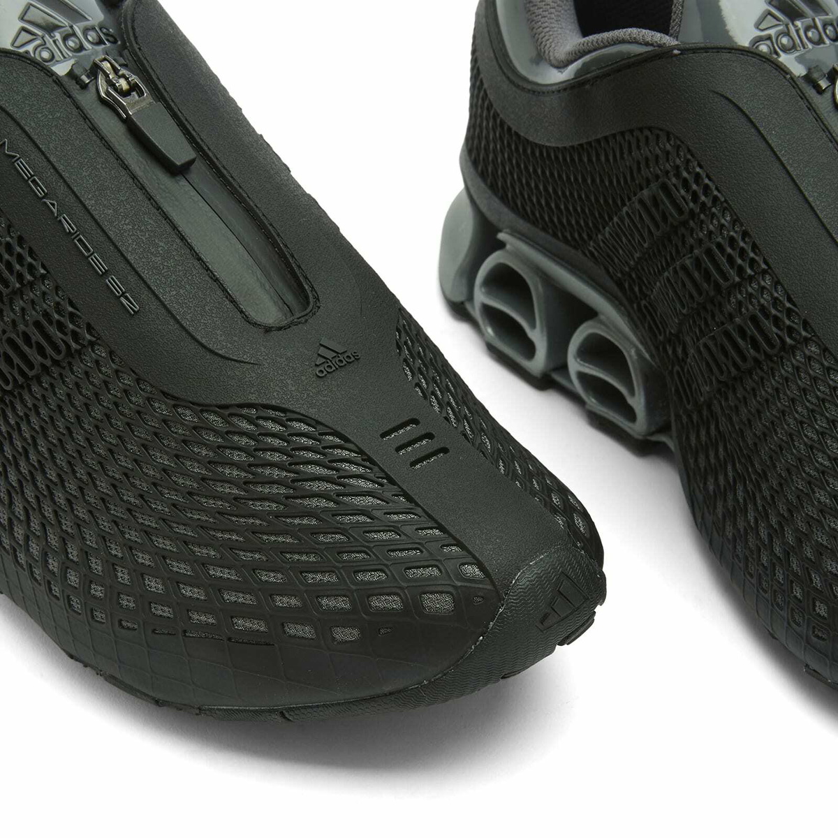 Adidas Megaride S2 Sneaker in Core Black/Grey Five adidas