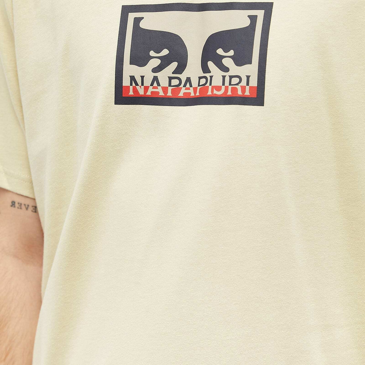 Tシャツ・カットソー NAPAPIJRI Men T Shirts NP0A4IEEN1J1BEIGE Napapijri Men's x Obey Logo T-Shirt in Beige Foam Napapijri